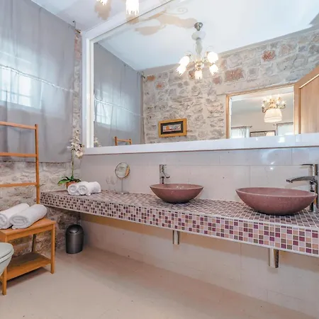 Дом отдыха Pet Friendly In *